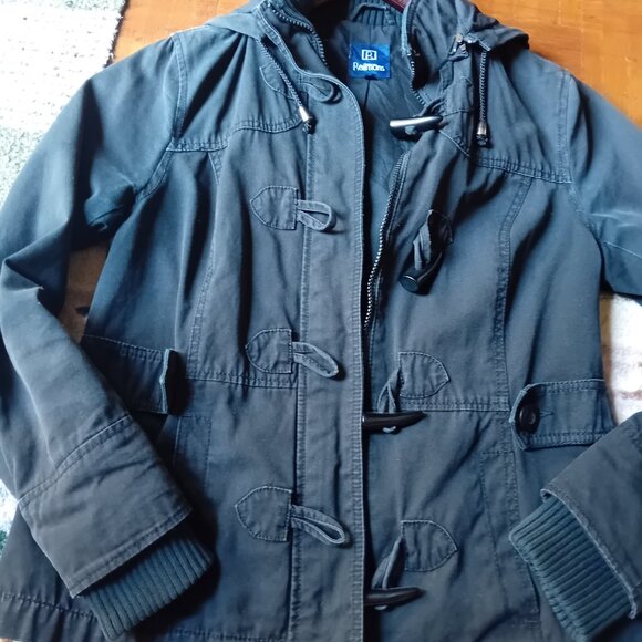 Reitmans Light Fall Toggle Zip-Up Hooded Jacket - Picture 9 of 10